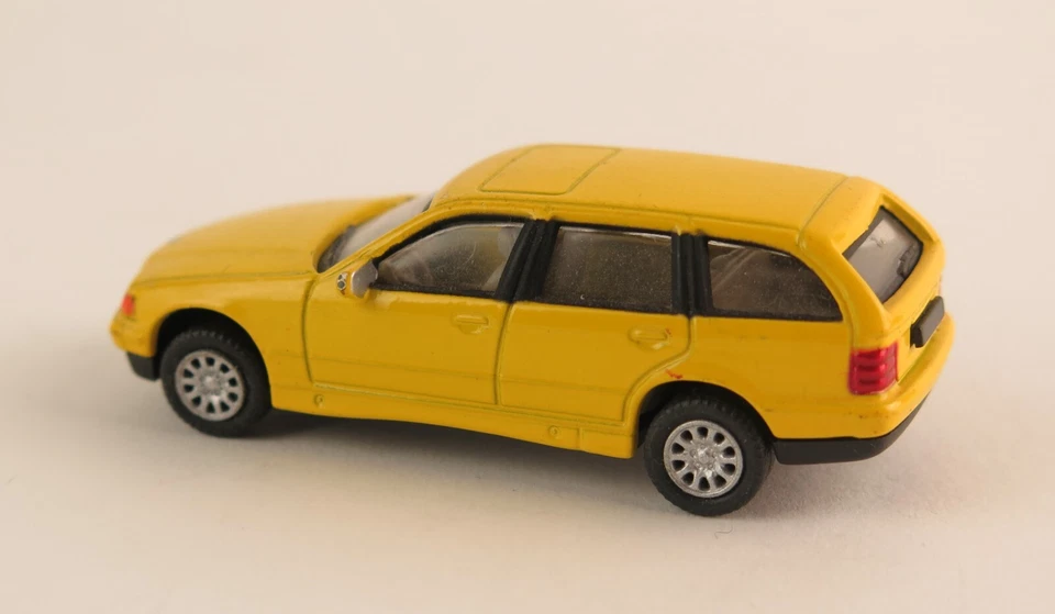 Hongwell 1:72 scale BMW 325i Touring A/F — 第 3/4 张图片