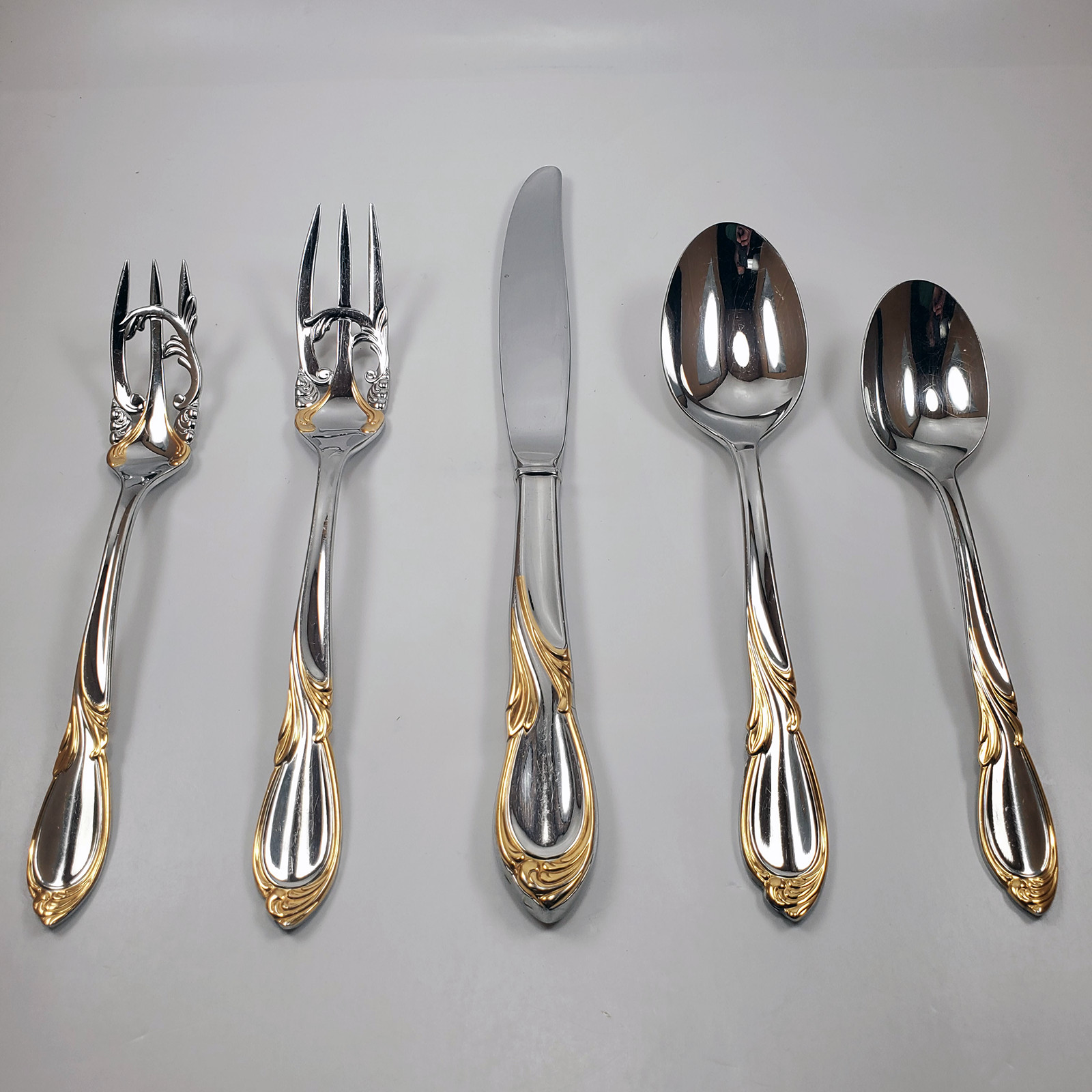 Yamazaki Cache Stainless Gold Accent Japan Flatware 5 Piece Place Setting Set
