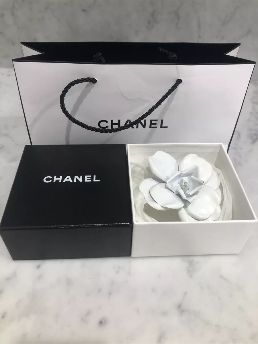 Auth CHANEL Haute Couture White Camellia Brooch with Chanel plate, boxed  France