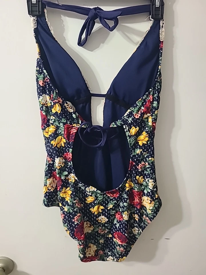 Traje de baño de una pieza para mujer.  Azul con estampado floral.  Talla mediana por... Foto 2 de 3