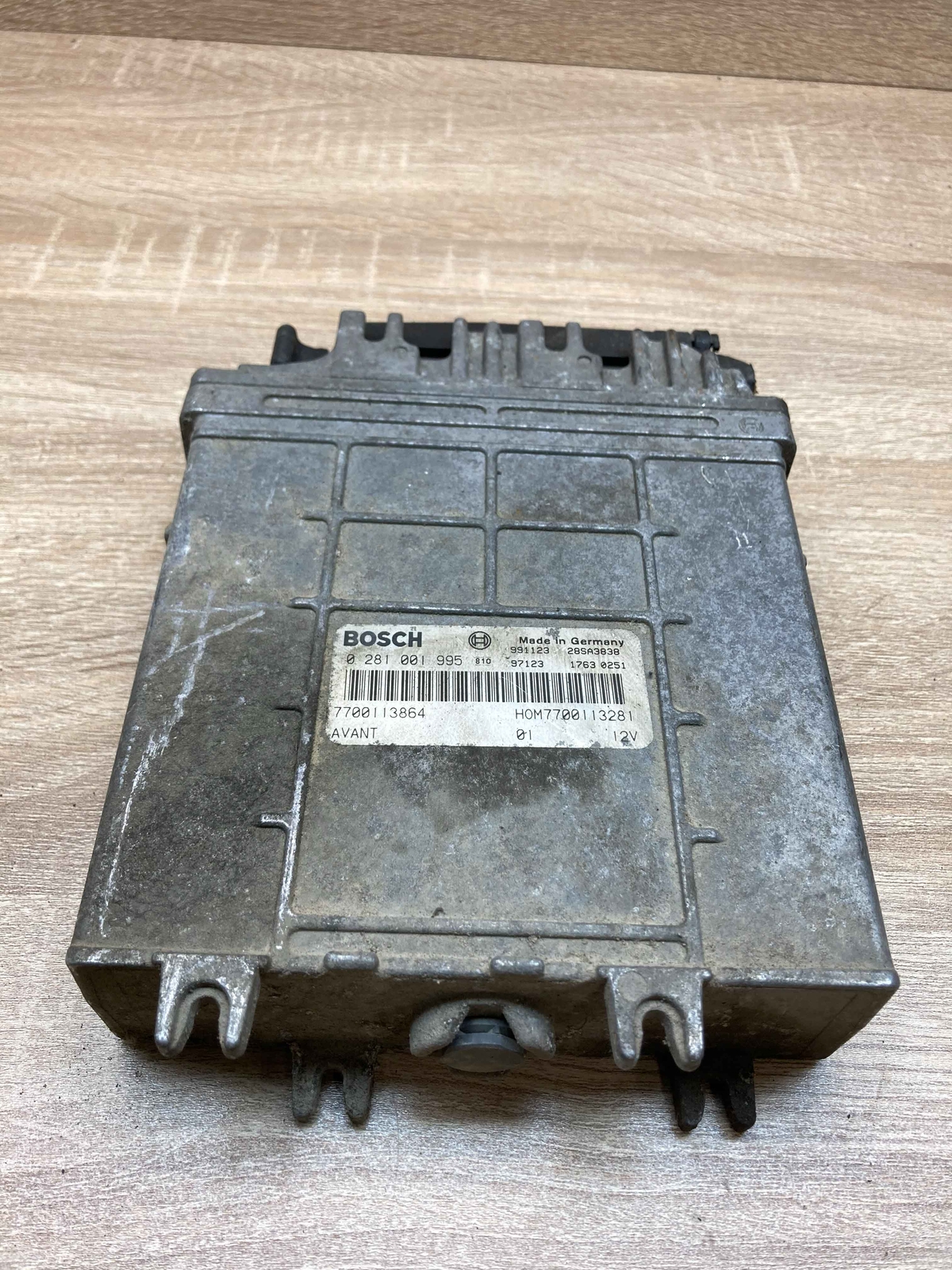 HOM7700113281 0281001995 Renault Motor ECU Engine Module Unit 