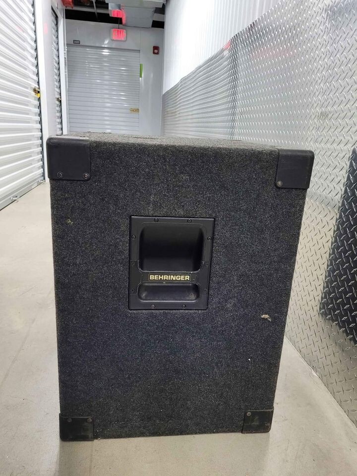 Behringer Eurolive B1800X 18