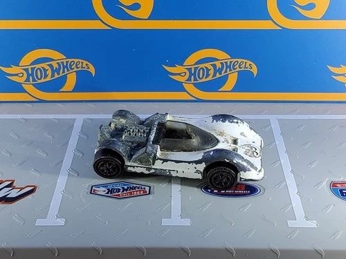 Vintage 1968 Hot Wheels Redline Chaparral 2G White Diecast Car 1:64 Mattel