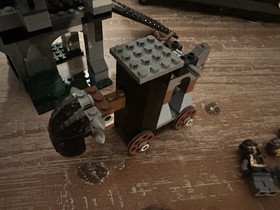 LEGO 8822 Castle Knights Kingdom Gargoyle Bridge 95% Complete Set vintage