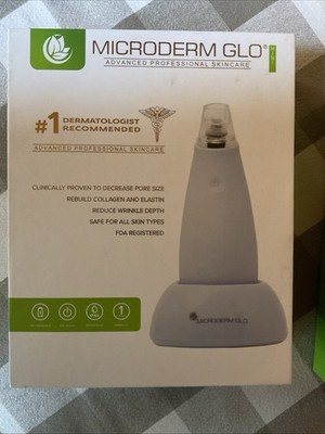 Microderm GLO Mini Device NIB Dermatologist Recommended