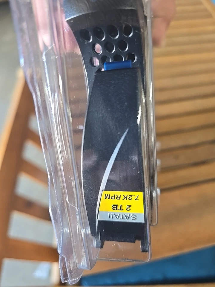 SATAII model # st2000nm0011 EMC 2 2TB 7200 RPM SAS 3.5" HDD new from Sealed cas - Image 4 of 4