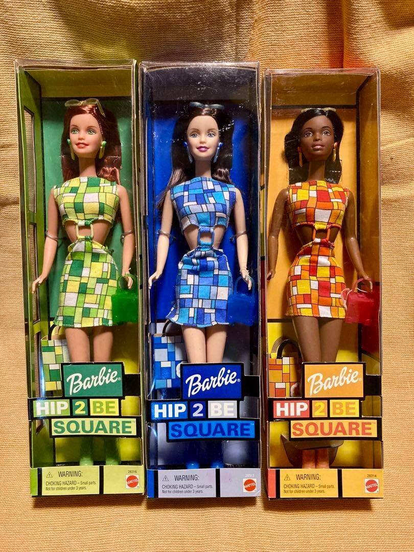 Girl Barbie Dolls Barbie Magi-Key Foldable House With Barbies - Main Image