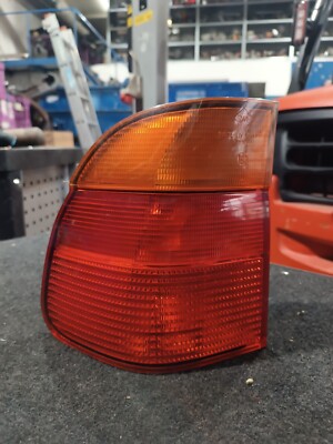 BMW 5er E39 Touring Rückleuchte Heckleuchte Seitenwand hinten links 8361671