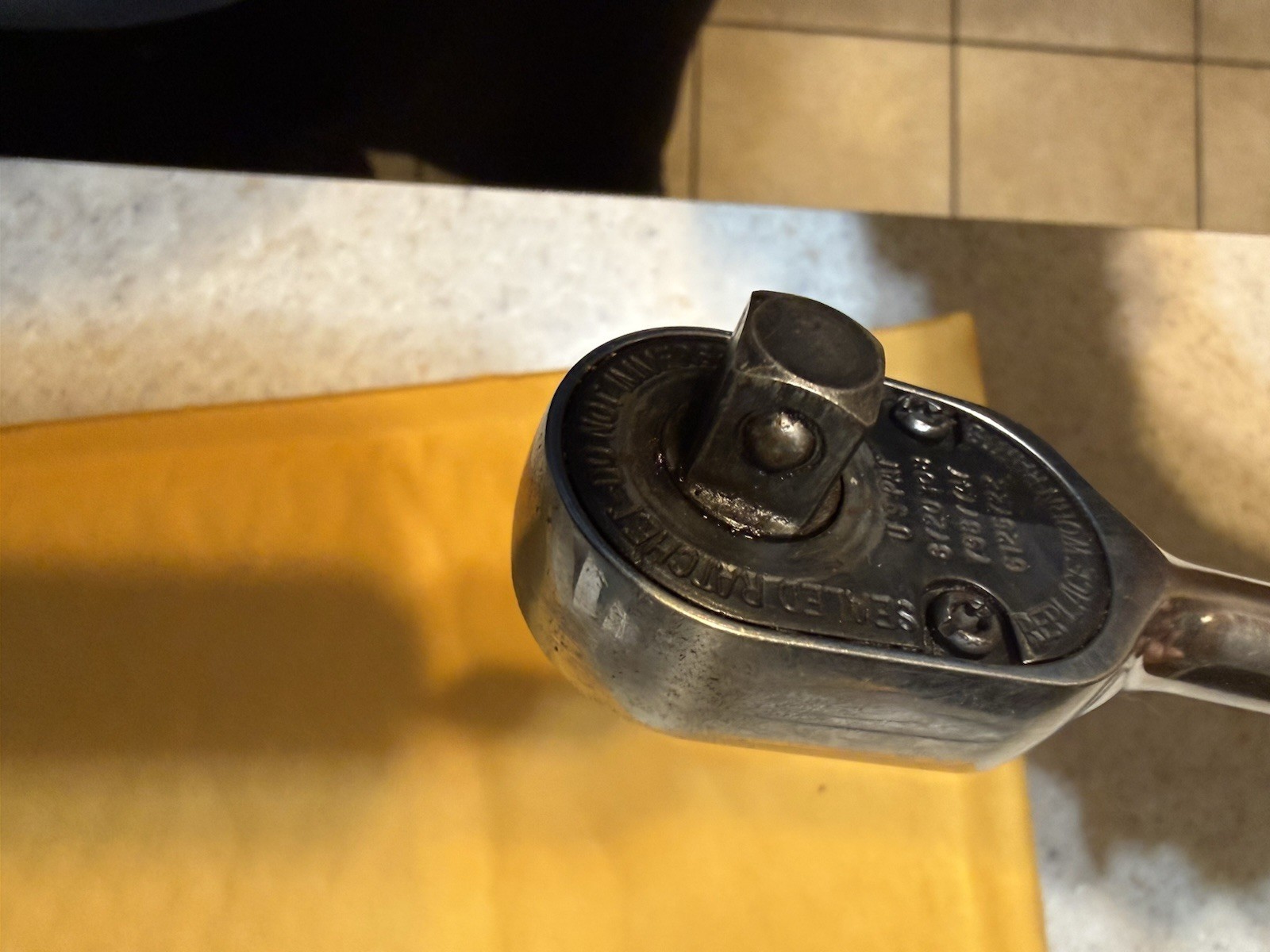 SNAP ON 3/8 Drive 9" Ratchet #FH80 red/black Cushion Grip Handle