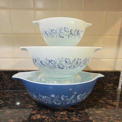 Vintage Pyrex Colonial Mist Cinderella set3 Nesting Bowls 441 443