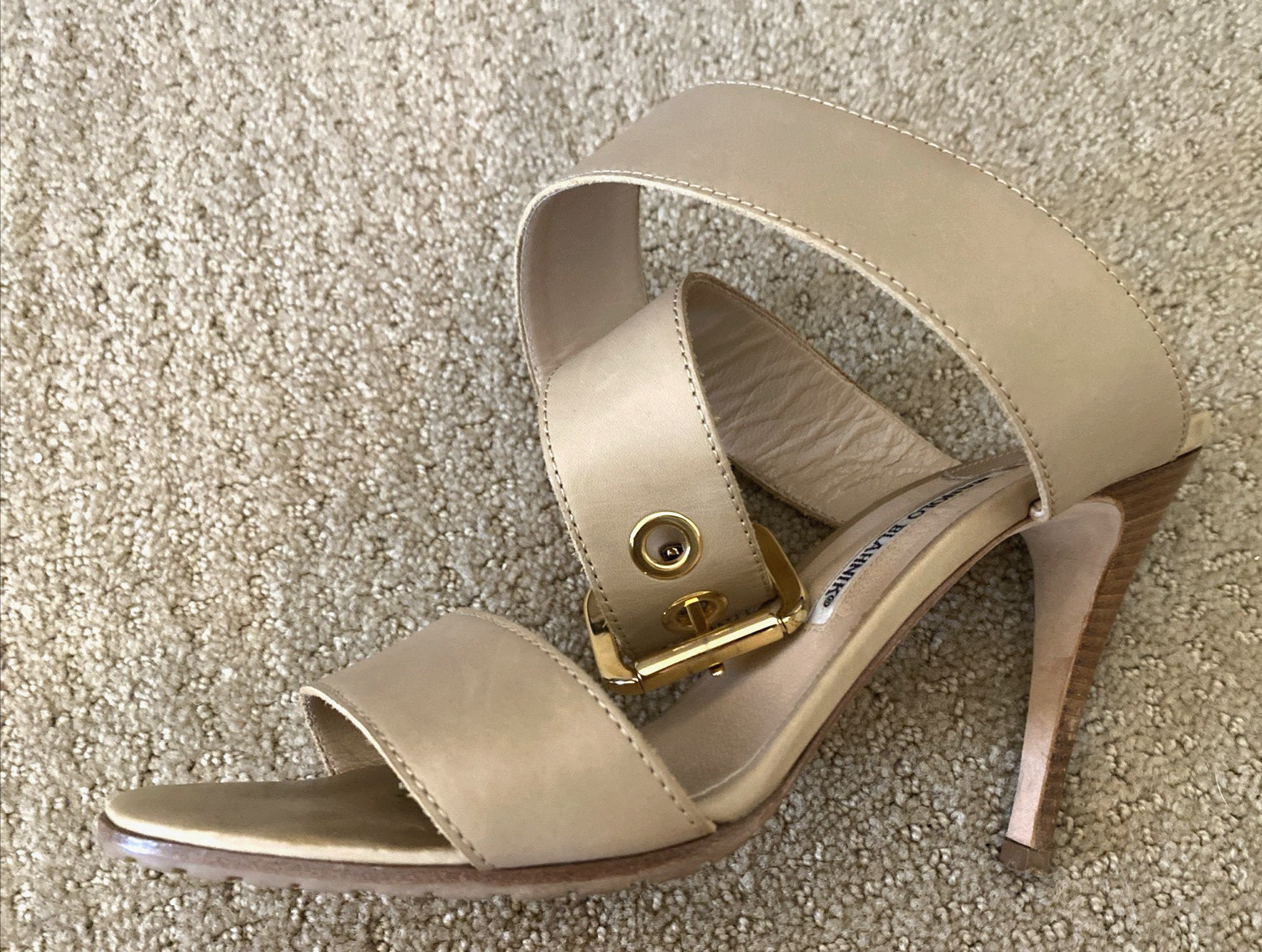 MANOLO BLAHNIK Tan Leather Heel Gold Buckle 8.5 Open Toe Ankle Strap RARE Iconic image 4