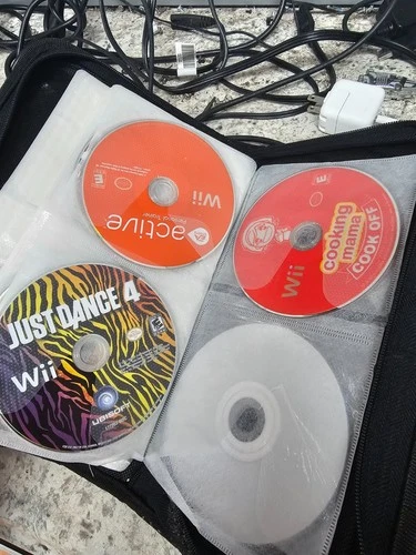 30X Lot Misc Nintendo Wii Game & more Disks Guitar Hero Sonic Dance Rockband Wii