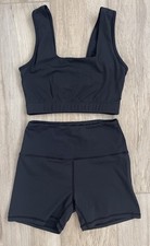 VARLEY Women  s Black 2 Piece Activewear Biker Shorts / Sports Bra Set, Small