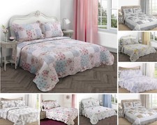 Image of Luxurious Quilted Bedspread Throws Vintage Patchwork Scallop Edged Single Double
