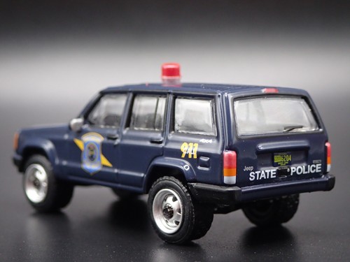 JEEP CHEROKEE XJ SPORT 4 DOOR MICHIGAN STATE POLICE 1:64 SCALE DIECAST MODEL CAR - Picture 6 of 8