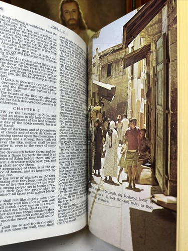 Holy Bible Prince of Peace Catholic Edition 1970’s w/ Union Made Wooden Box - Picture 13 of 16