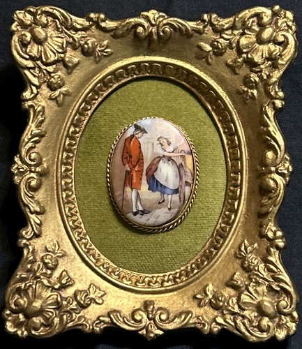 Vintage 1960's Cameo Painted Colonial Man & Woman Couple Courting Mini Picture - Picture 2 of 21