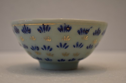 Vintage Celadon Japanese Pottery Bowl Golden Blue Floral All Over Design Porceai - Picture 3 of 9