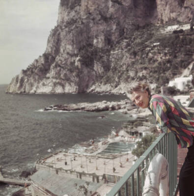 Gracie Fields posed a balcony above swimming pool La Canzone d- 1952 Old Photo