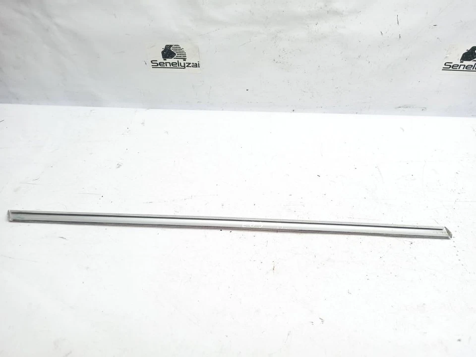 Volkswagen Eos 2010 Right  front door trim bar UKO16302 - Image 2 of 4