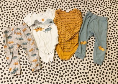 Mini Threads Baby Jungen 4-teiliges Set 24 Monate Dinosaurier Hosen, Bodys & Jogger