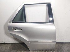 A1647300805 RECHTE HINTERE T&Uuml;R / 17370870 F&Uuml;R MERCEDES-BENZ CLASE M W164 6.2 V