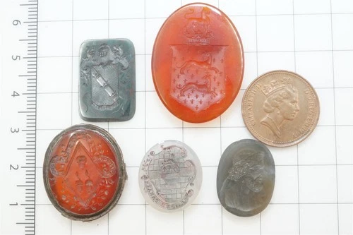 5 x ANTIQUE GEORGIAN / VICTORIAN PERIOD AGATE HAND ENGRAVED INTAGLIOS