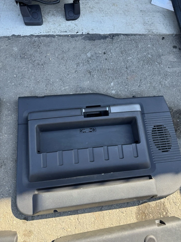 2011-2016 Ford Super Duty Door Panels Lariat F250 F350 F450 - Image 4 of 4