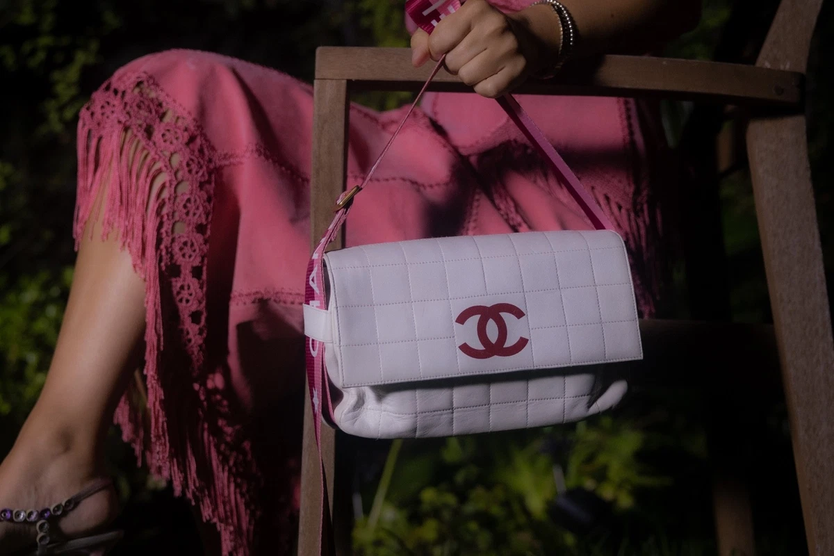 Preços baixos em CHANEL Esportes e Bolsas Femininas | eBay