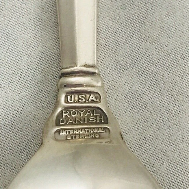 Ajuste de lugar de almuerzo Royal Danish by International Sterling de 4 piezas con cuchillo tamaño lugar Foto 4 de 4