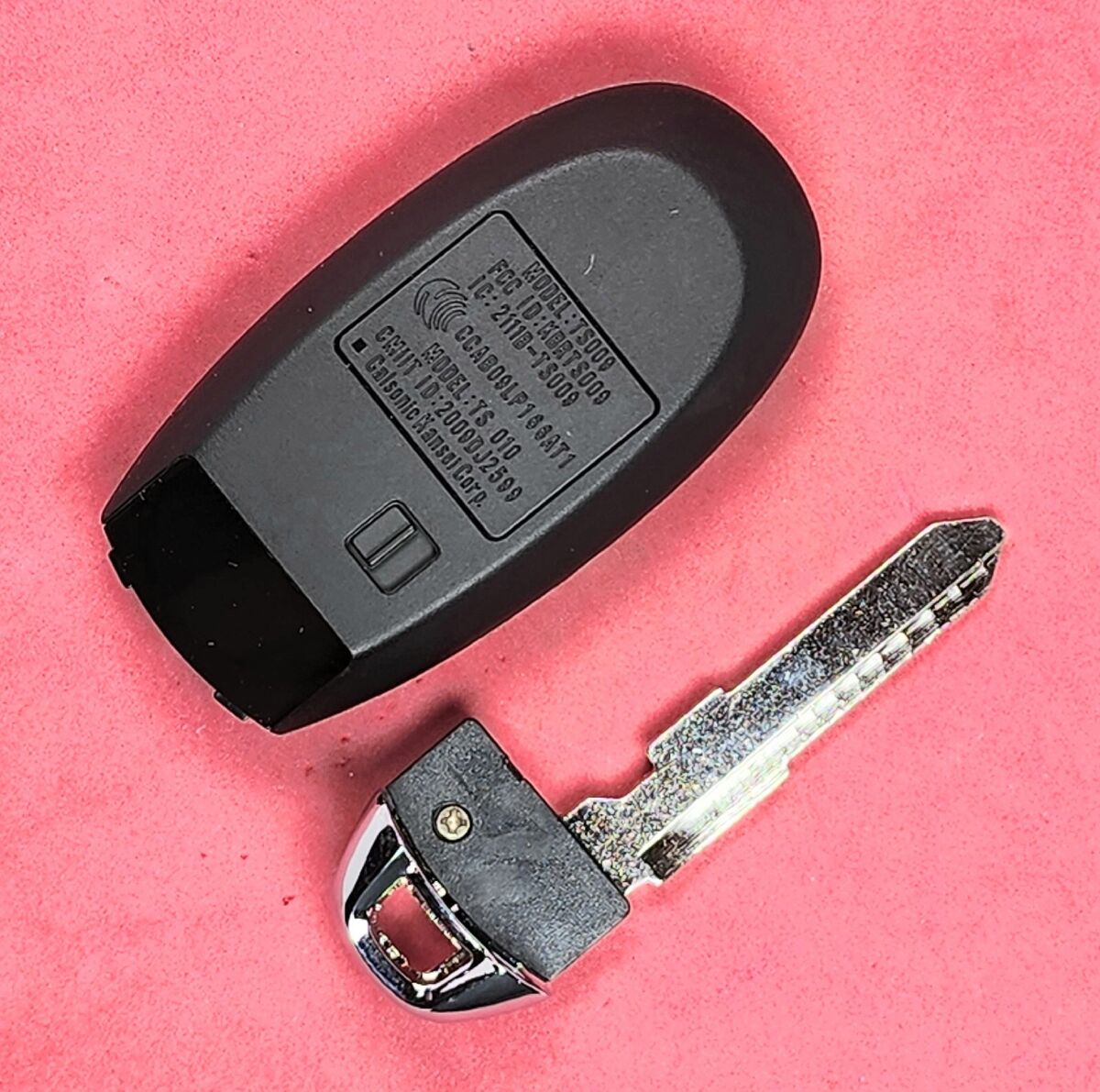 New OEM 2010 - 2012 Suzuki Kizashi smart key 4B Trunk New OEM 2010 - 2012 Suzuki Kizashi smart key 4B Trunk