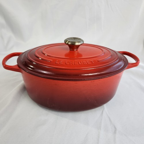 Le Creuset Cast Iron 31 Oval Dutch Oven with Lid Cerise Red 6-3/4 Qt. - Picture 2 of 12
