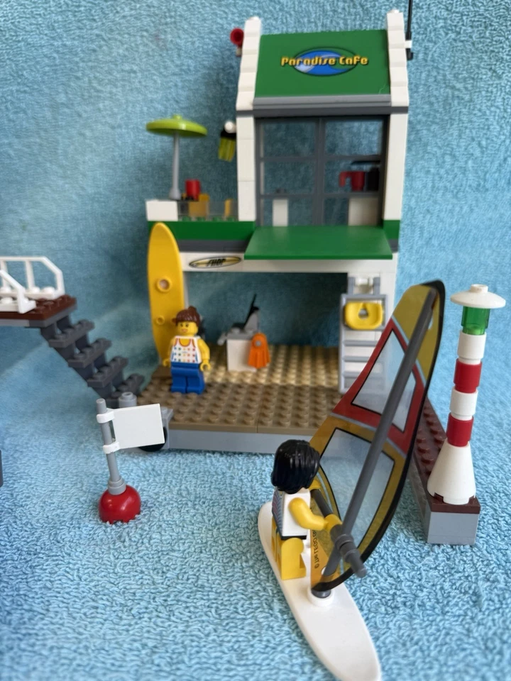 LEGO Creator/City Lot: 4996 Beach House, 4644 Marina, 7639 RV’ X2 & 7737 Coast G - Image 2 of 4
