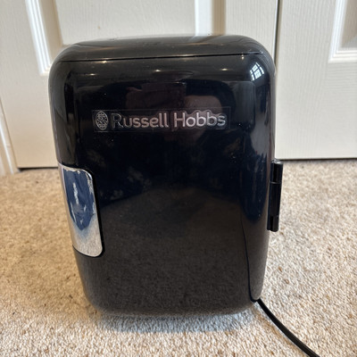 Russell Hobbs schwarzer Mini-Kühlschrank für sechs Dosen! Top Zustand 