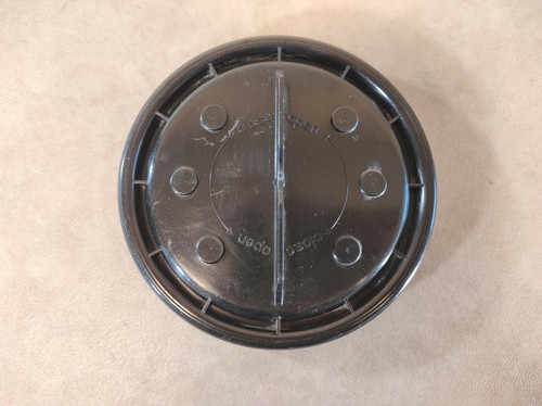 HELLA, VW JETTA 2014, Scheinwerferbirne Staubschutzkappe, 181303-00