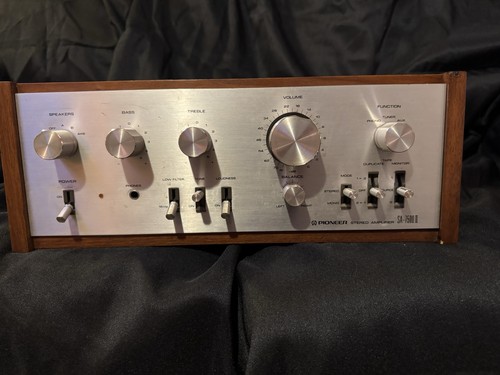 PIONEER SA-7500 II INTEGRATED AMPLIFIER. NEEDS SERVICED AND CLEANED