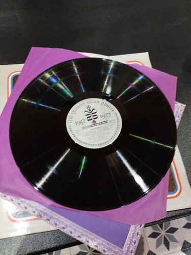 VIVAT REGINA SILVER JUBILEE SPECIAL LIMITED EDITION 12" VINYL DOUBLE ALBUM - Picture 5 of 5