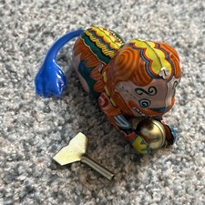 Vintage China Chinese Dancing Lion Tin Toy Wind-Up Figure Animal Fu Dog W/Key