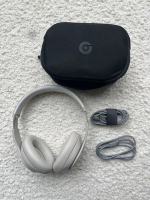 Very Good -Beats Studio Pro Wireless Noise Cancelling Headphones Sandstone