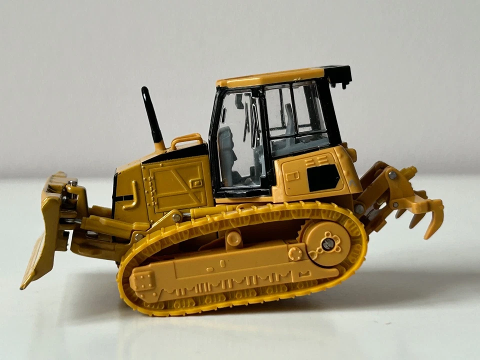 Track Type Tractor Construction Vehicle Model Diecast Amercom 1:64 Scale - Image 2 of 4