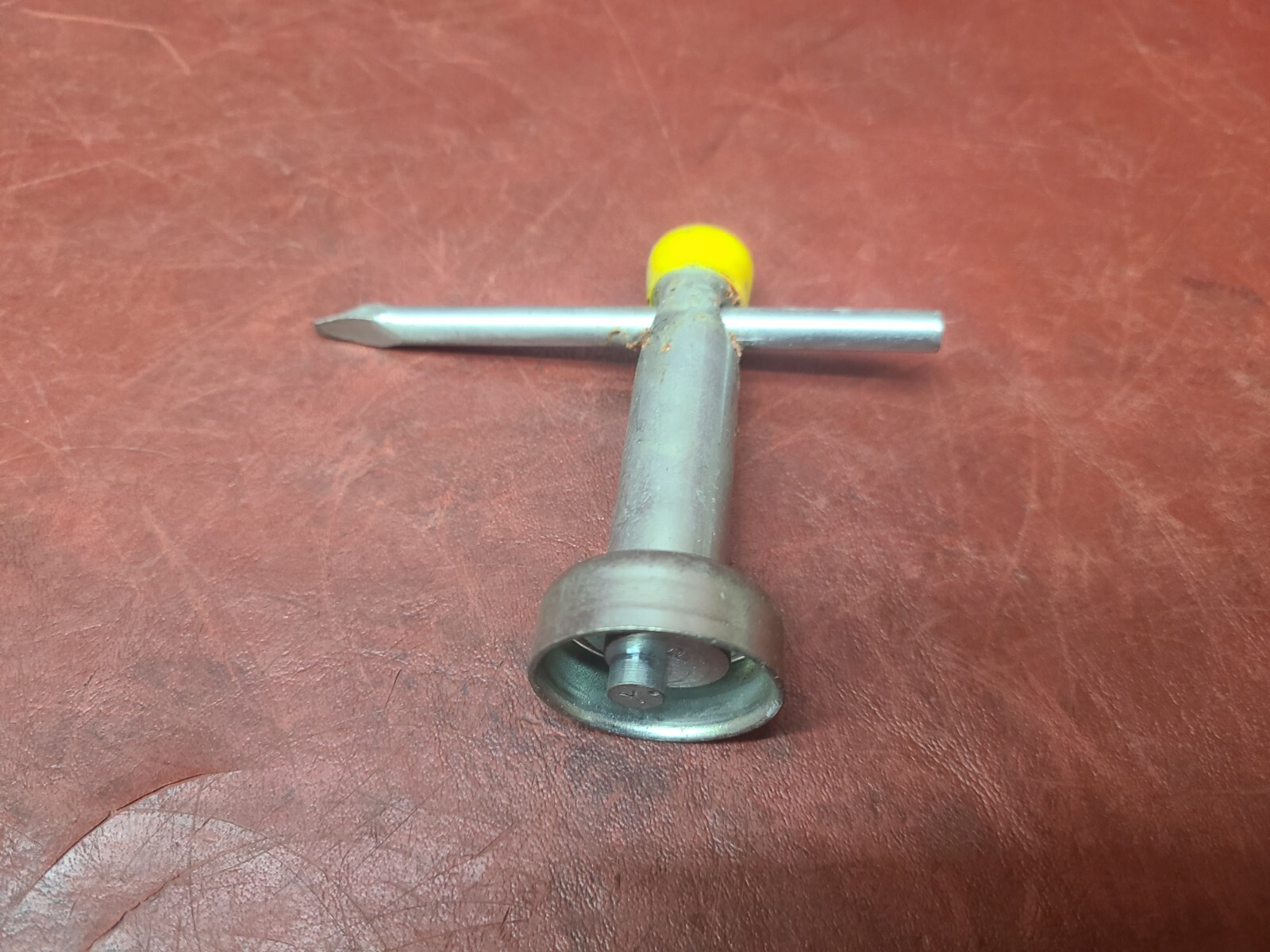 GM YELLOW hubcap wire wheel cover lock wrench key CADILLAC BUICK