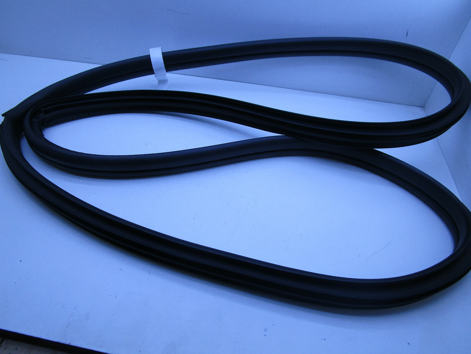 Genuine Holden Front Door Body Weatherstrip Suits Ve VF Commodore