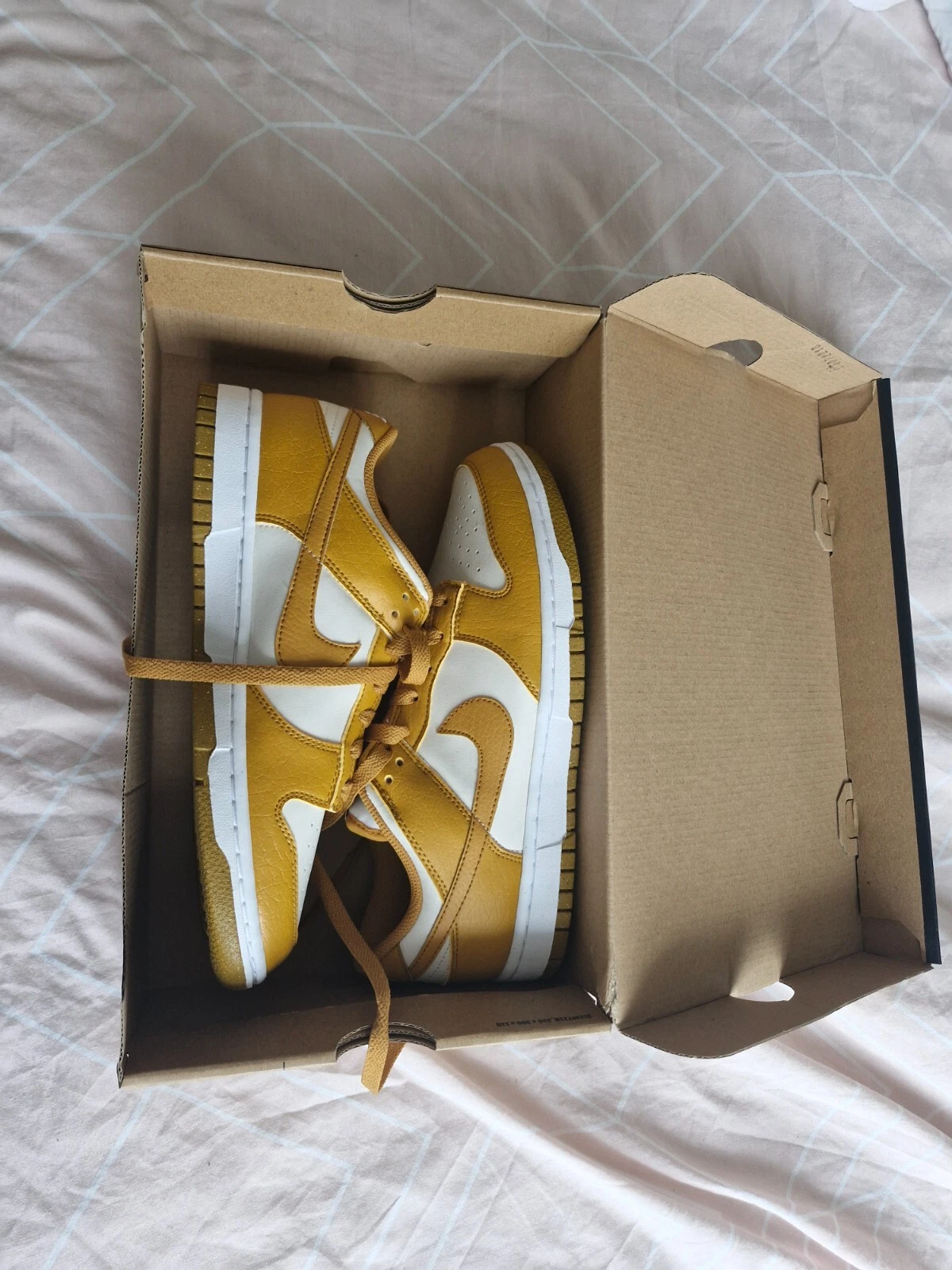 Nike Dunk Low Gold Wh taglia UK 6.5 (NUOVE) unisex con scatola