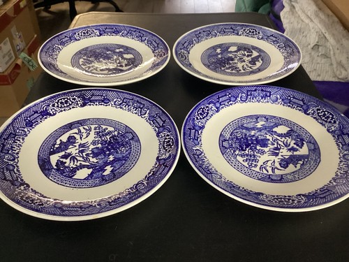 (4) 9 3/4" Unbranded Blue Willow China Dinner Plates - Picture 1 of 10