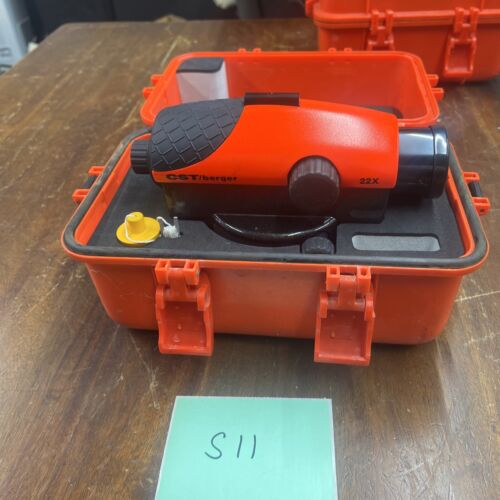 CST/Berger Automatic Level 22x With Hard Case Orange - Picture 2 of 3