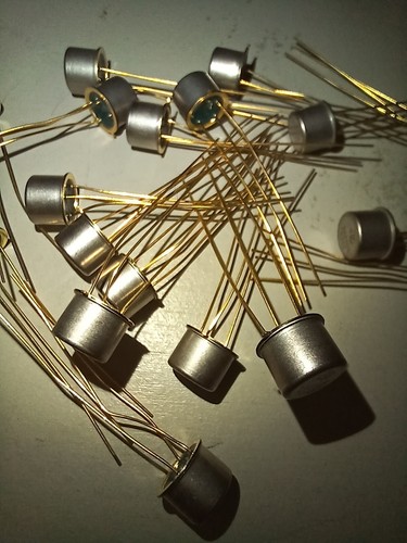 20 pcs.T.I. 182505 PNP Germanium Transistors/NOS/TO-5/Dizzy Tonebender MKIII etc - Picture 4 of 4