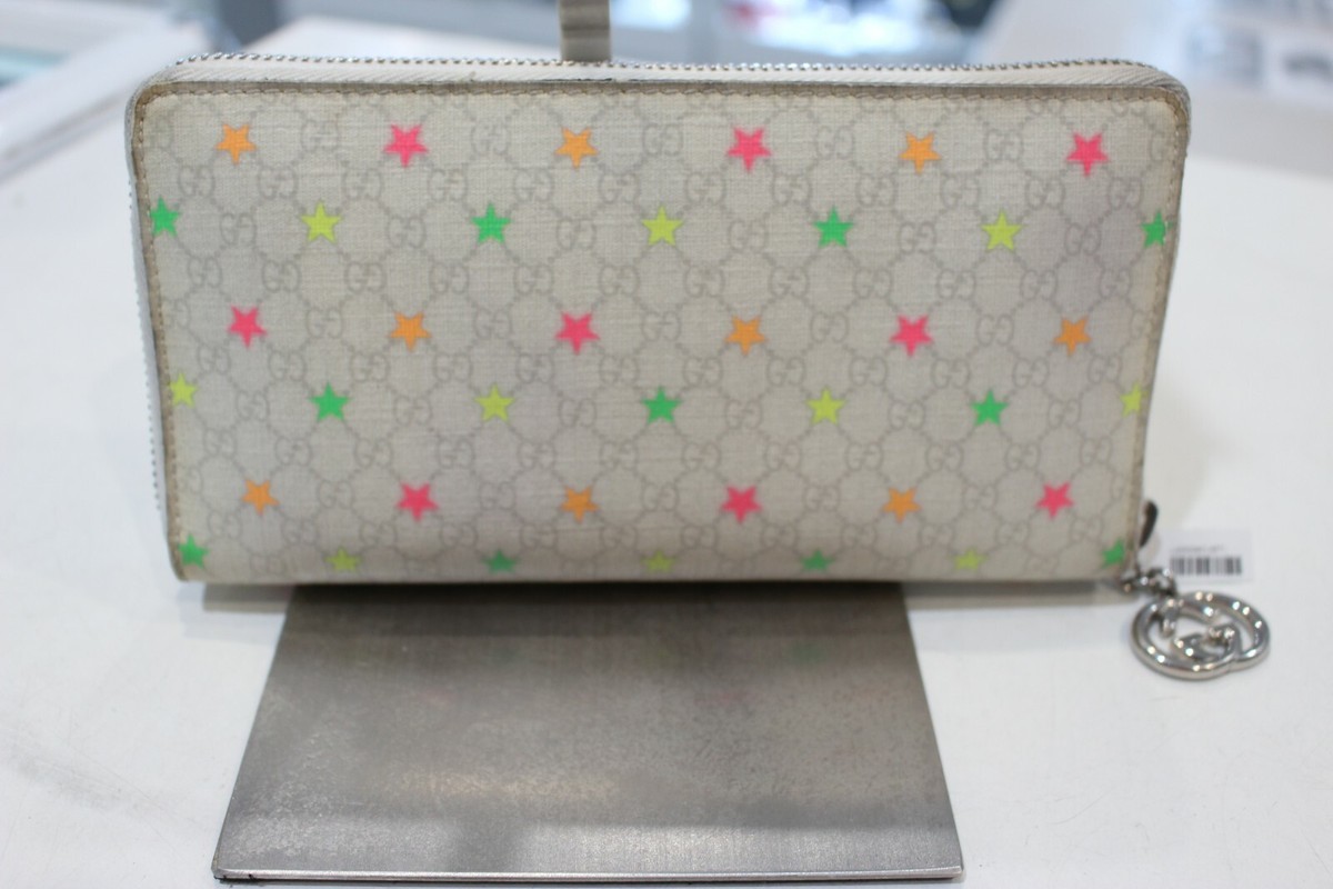 【GUCCI】Micro GG Supreme Coin Pocket Long Wallet Gucci White Micro GG Supreme Star Zip Around Long Wallet