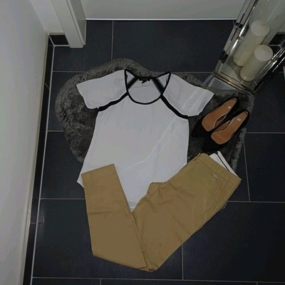 Neu Set Outfit 34 36 Esprit creme Chino-Hose Blusenshirt weiß elegant Top
