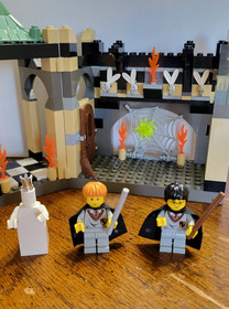 Harry Potter Lego Set #4704 Chamber of Winged Keys Complete Set w/ MANUAL