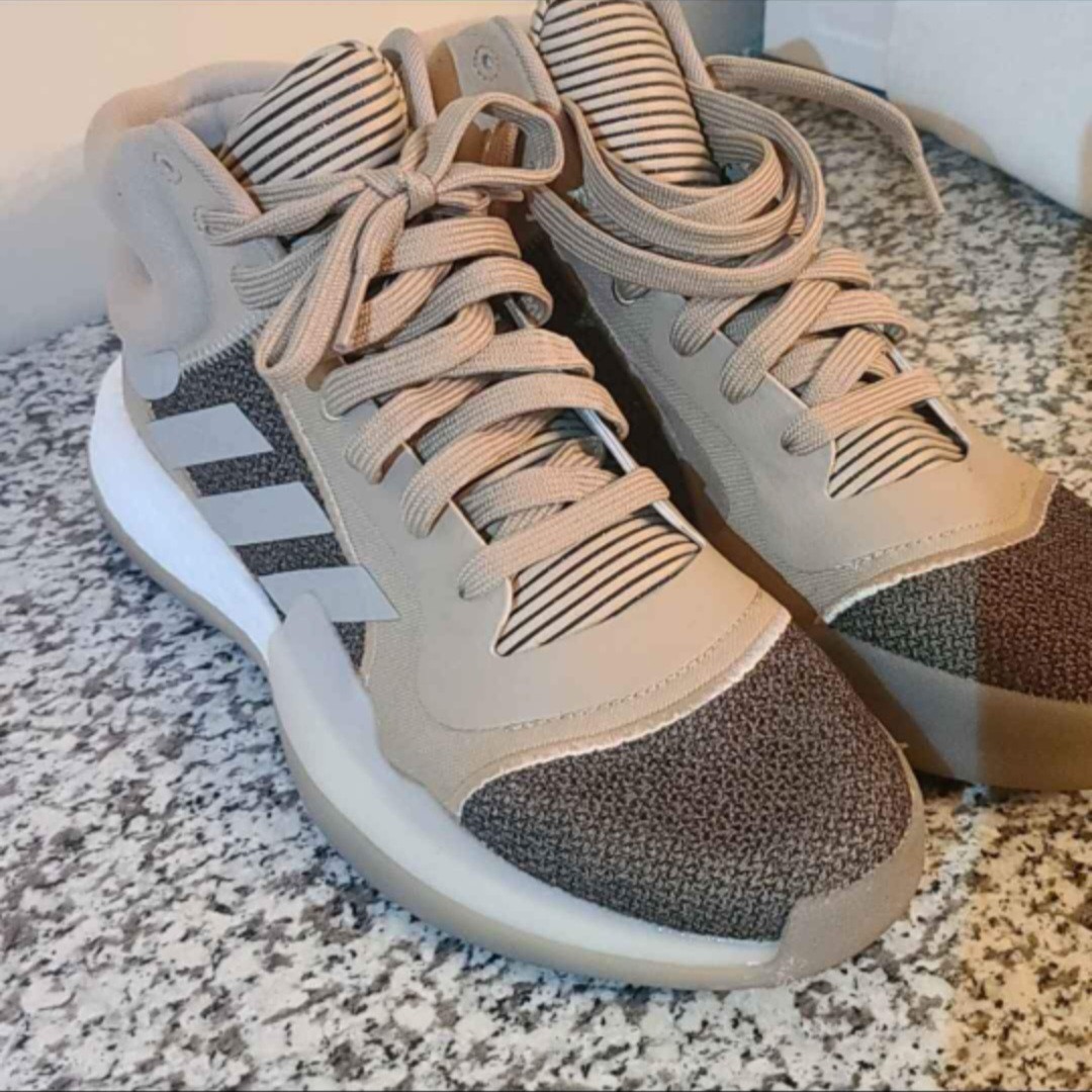 Adidas Mens Sneakers Size 10 MARQUEE BOOST Low Basketball Shoe Khaki